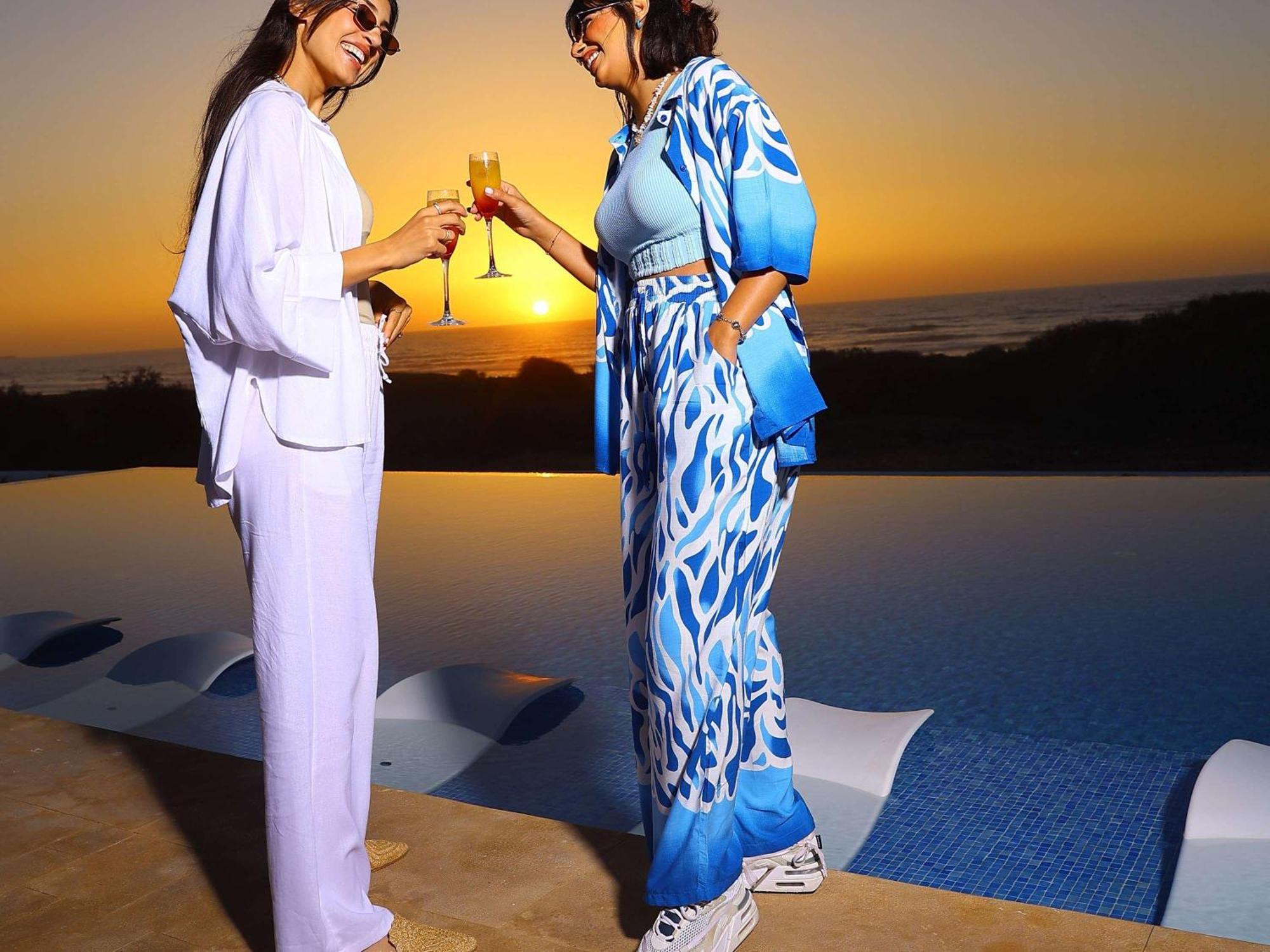 Pullman Mazagan Royal Golf&Spa El Jadida Dış mekan fotoğraf Two women wearing kaftans