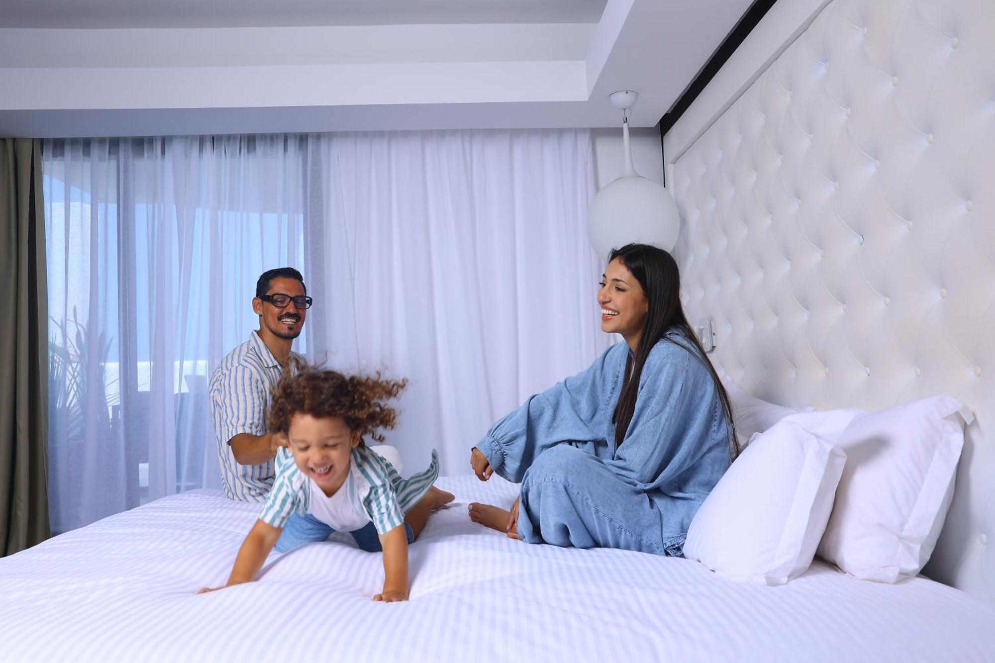 Pullman Mazagan Royal Golf&Spa El Jadida Dış mekan fotoğraf Family at the hotel